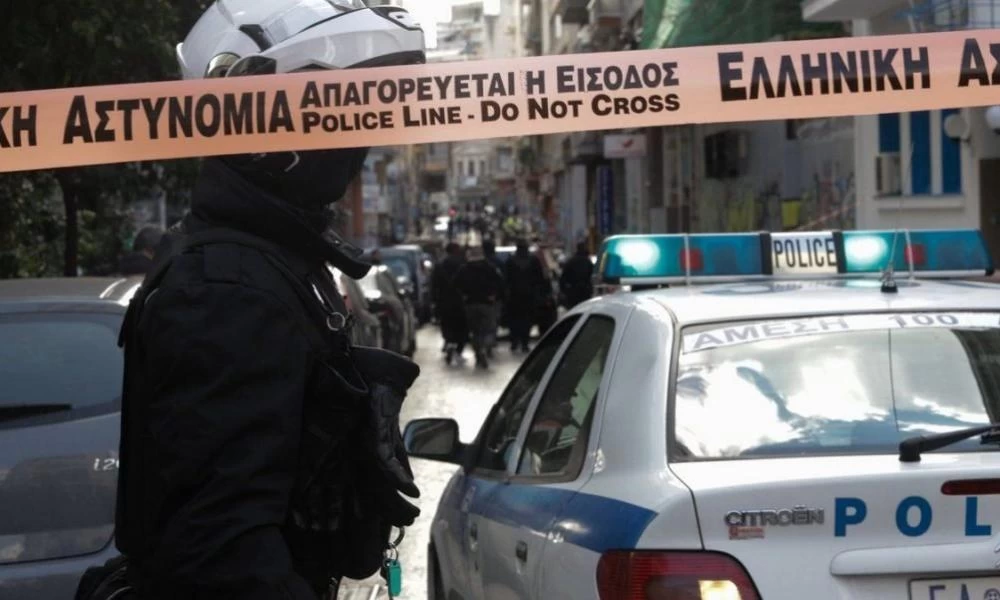 Έγκλημα στο Αιγάλεω: Τι λένε οι γείτονες για το περιβάλλον της οικογένειας